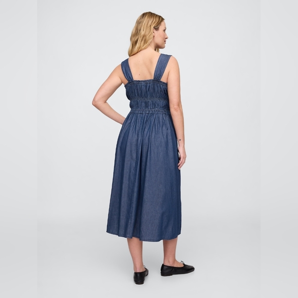 NWT GAP Smocked Midi Dress Medium Dark Wash - Picture 5 of 6